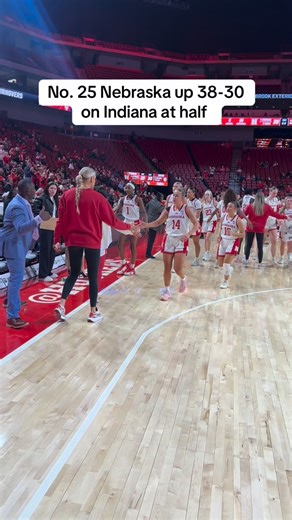Fun first half with the No. 25 Huskers taking a 38-30 lead into the break @randysilvertv 🎥 #huskers #cornhuskers #nebraska #nebaskabasketball #gobigred | NTV News