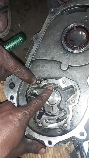 Agar Engine ka kam kr rhe ho to sadhana ese khol kr check krna b hut jaryre h