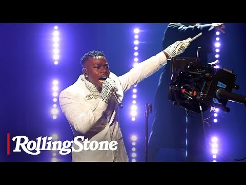 DaBaby Conducts ‘Rockstar’ in Diamond Gloves at the 2021 Grammy Awards