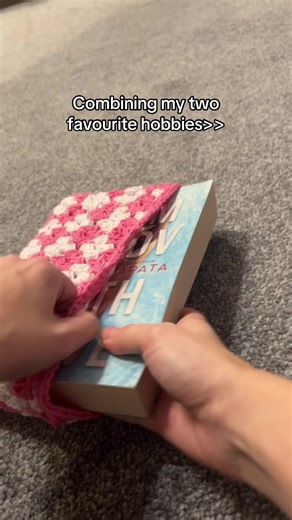 Crafting a Perfect Book Sleeve from Yarn