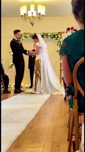 Bride’s dress failed and the whole wedding went into panic mode