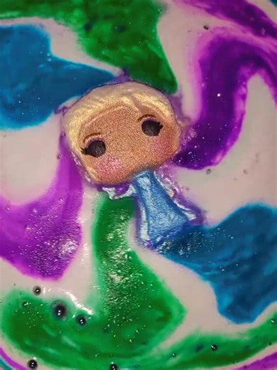 ❄️ Elsa ❄️ 🎶❄️ Let it go, let it go ❄️🎶 She’s back and still serving full ice queen energy. 💙✨ That frosty, soft shimmer hits every time. ❄️ This year’s blend: Rainbow Slushie Blue Raspberry Snowcone. 🧊🍧✨ Cool, sweet, and refreshing! ❄️ Stepping out of the storm Friday, May 1st @ 7pm EST! 💙 #peachesofagoddess #bathbombs #frozen #elsa #Disney
