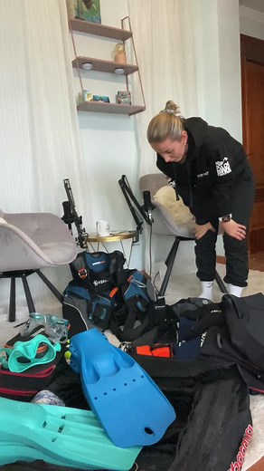 Do you struggle with packing your gear for scuba diving trips? 🧳 Check out these great tips to make your life easier 🙌 📸 @scubaellie #Travelhack