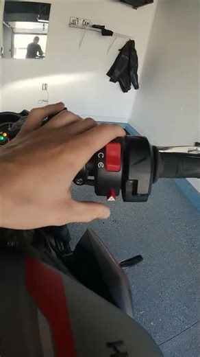 Triumph Street Triple R 765 ASMR startup