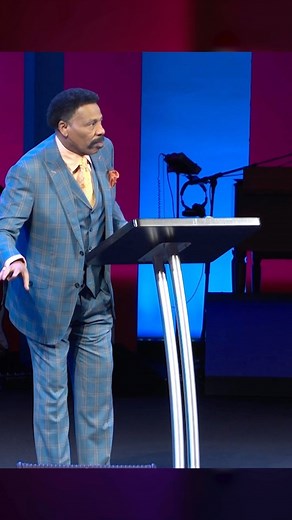 “Do not store up for yourselves treasures on earth, where moth and rust destroy, and where thieves break in and steal. But store up for yourselves treasures in heaven, where neither moth nor rust destroys, and where thieves do not break in or steal; for where your treasure is, there your heart will be also.” ‭‭Matthew‬ ‭6‬:‭19‬-‭21‬ 🙏🏿💰🙏🏻🪙🙏🏾 #Injustice #Righteousness #GodsWay #Serve #Love | Oak Cliff Bible Fellowship