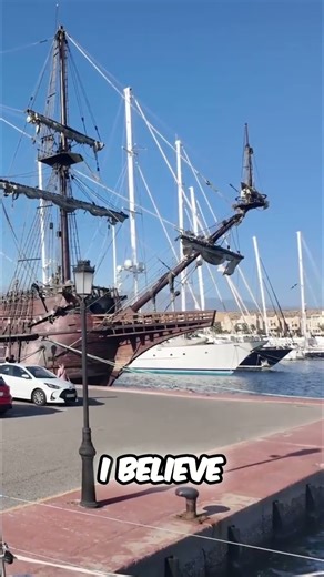 Docking chaos! Avoiding boat collisions with tricky maneuvers #shorts