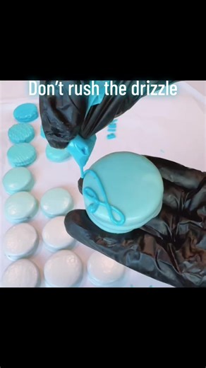 Mastering the Perfect Chocolate Drizzle