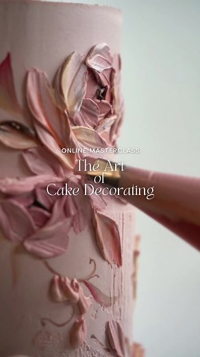 Master the Art of Cake Decorating with Our Online Masterclass!