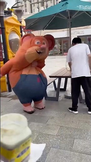 Terrible smell in suit prank 🤮🤣 #prank #funnyvideo #funny