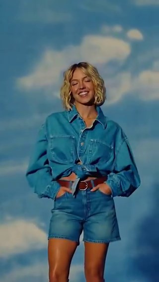 New commercial just dropped.​Last summer, American Eagle and Sydney Sweeney triggered an absolute meltdown. They ran a campaign playing on her great genes, and the internet lost its mind. Critics screamed eugenics propaganda, politicians weighed in, and a massive culture war raged over a pair of pants.​Today, they brought her back. But this time, she plays it completely cool. No biological puns, no baiting the mob, just a fully buttoned-up denim fit and a 😏 smirk. They refused to apologize, kep