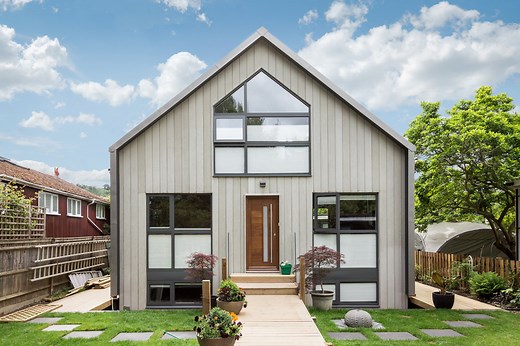 Baca Architects completes buoyant house on the River Thames