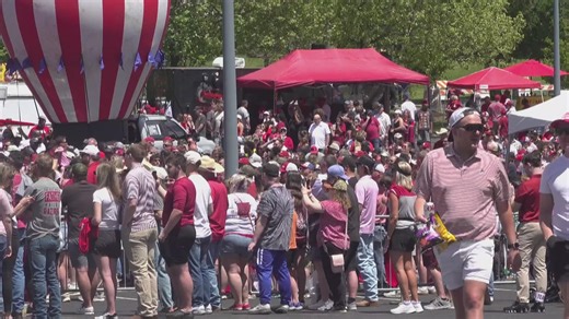 Razorback fans rally at annual spring kickoff celebration