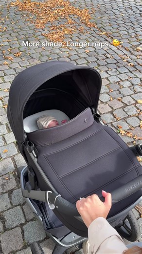 Don't let the sun cut the nap short. With the extra-large UPF 50 canopy, our Fame creates the ultimate darkened sleep environment for your little one while your stroll 🤍 #maxicosi #fame #stroller #parenthood