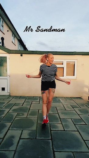 #mrsandman #quickfeet #skipdance #skippingwithatwist #fyp #skipping