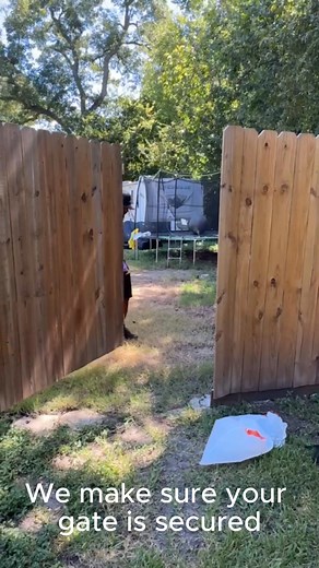 Your friendly neighborhood pooper scoopers! 💩 We deodorize and disinfect too! 🐶 | Simply Scoop