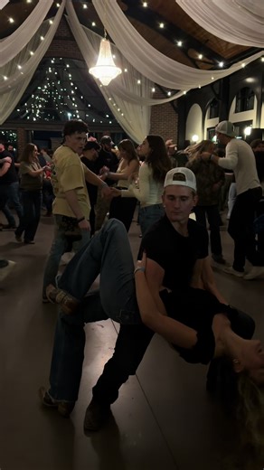 Learn Swing Dance Moves for Beginners