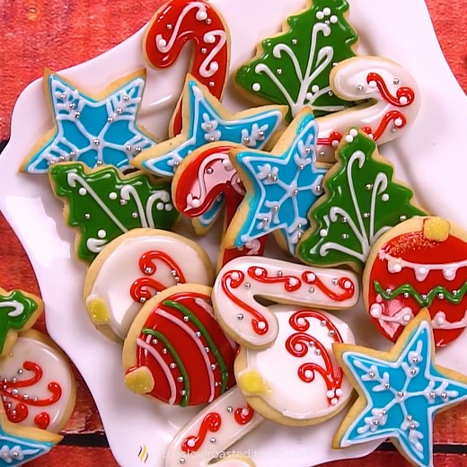 🔥 RECIPE -> https://www.theslowroasteditalian.com/best-tasting-sugar-cookie-icing-recipe/ This sugar cookie icing dries hard but melts in your mouth as soon as you take a bite! | The Slow Roasted Italian