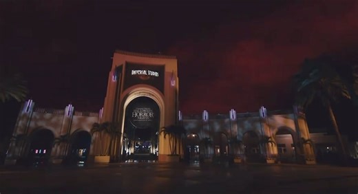 “The gate has been opened…” 🎃 Certainly seem like we are inching ever closer to a house (or two or three) announcement for this year’s Halloween Horror Nights 👻 Be sure to check out the blip/glitch at the end of the video 🤔 | Doctor Disney