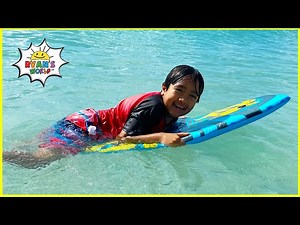 Ryan plays at the Beach with Family! - Videos For Kids