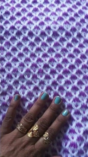 Beautiful two colours knitting pattern #crochet #knittig #diy