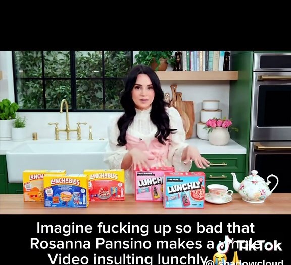 Rosanna Pansino Finds Mold In Lunchly - Lunchables Review