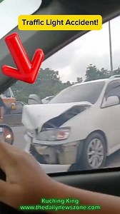 Traffic Light Accident 😱 An accident just happened near Everwin! The cause is unclear, but one thing is for sure—the road is getting jammed! Drive safe and stay alert! Credit: SRU ❤️🙏 #reels #accident #kuching #kuchingking #thedailynewszone 𝐓𝐡𝐞 𝐃𝐚𝐢𝐥𝐲 𝐍𝐞𝐰𝐬 𝐙𝐨𝐧𝐞 𝐚𝐭 𝐋𝐢𝐟𝐞 𝐨𝐟 𝐑𝐨𝐧𝐲 𝐰𝐢𝐭𝐡 𝐊𝐮𝐜𝐡𝐢𝐧𝐠 𝐄𝐱𝐩𝐥𝐨𝐫𝐞𝐫 𝐅𝐫𝐨𝐦 𝐊𝐮𝐜𝐡𝐢𝐧𝐠 𝐒𝐚𝐫𝐚𝐰𝐚𝐤. Sarawak Roads Update ❤️🙏 | Kuching King