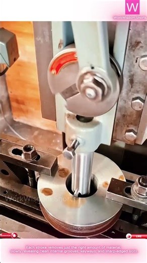 Let’s take a look at how this homemade slotting machine operates in such a fascinating way.