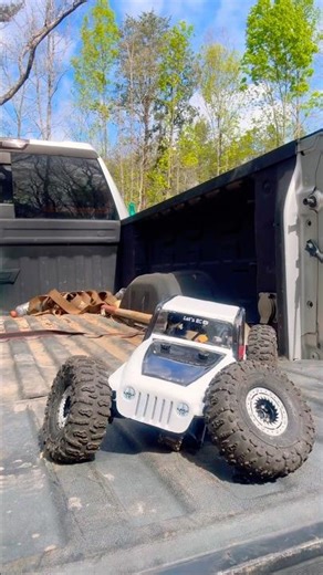 Definitely not what I had in mind!!! at the Pro Rock Comp Series!￼ #rccar #rctruck #rccrawler