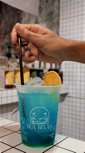 Duabelascoffe on Instagram: "NUGAS ✅ NONGKRONG ✅ WFC ✅ Open daily 10.00-22.00 @doyokhouse.yk"