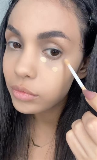 Apply setting powder like this technique makeup not like a cake😬#beauty#makeup #makeuptricks #fix