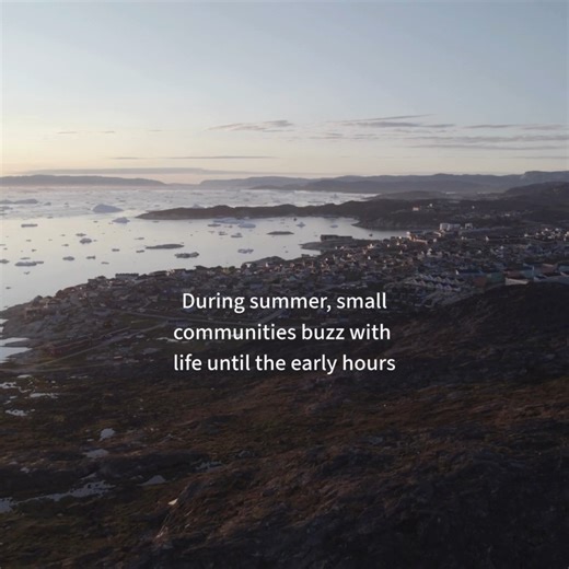 𝗘𝗻𝗱𝗹𝗲𝘀𝘀 𝗦𝘂𝗺𝗺𝗲𝗿 𝗟𝗶𝗴𝗵𝘁 𝗶𝗻 𝗚𝗿𝗲𝗲𝗻𝗹𝗮𝗻𝗱 In Greenland, summer days stretch far beyond the horizon. Thanks to the midnight sun, your adventures don’t have to end when the day does — because the sun never truly sets ☀️ This magical Arctic phenomenon occurs north of the Arctic Circle, where the Earth’s tilted axis and orbit keep the sun visible 24/7 for weeks or even months. From late May to late July, destinations like Ilulissat and Qaanaaq are bathed in dreamlike light: 🌸 p