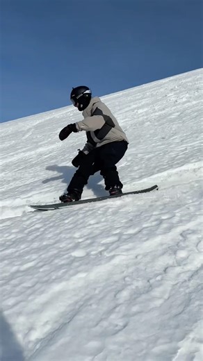 Soft turns in Flute Bowl ‪@outdoormasterUS‬ ‪@clewsnowboarding‬ ‪@WHITESPACE-SNOWBOARDS‬