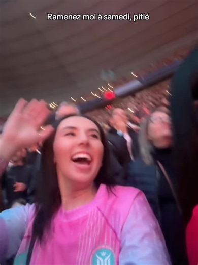 Jul au Stade de France : un concert mémorable