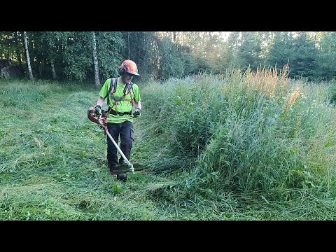 Husqvarna | Brushcutter 545RXT With a 2 Tooth Grass Blade.