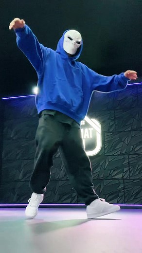 Just some simple footwork 👟 #ClubOriginals @adidas