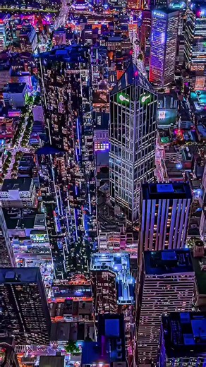 Welcome to United States of America 😍❤️🇺🇸 #unitedstates #city #estadosunidos #foryou #fyp Chicago, travel Chicago, winter road trip in Chicago, scenic city winter drive, snow drive, Trump International Hotel & Tower Chicago, London House Chicago