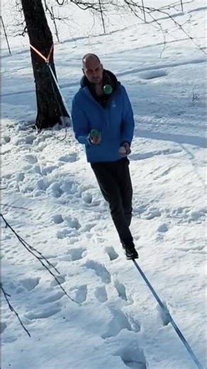 Juggling on a slackline