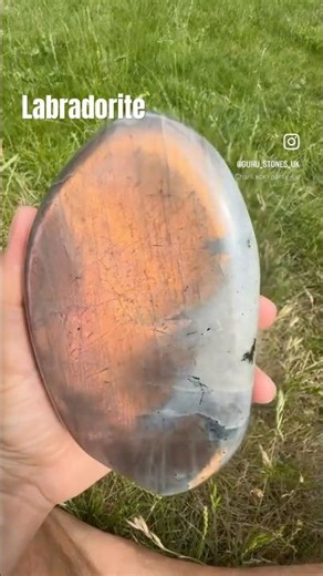 Checking out this gold flash labradorite