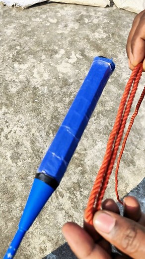 315K views · 1.6K reactions | How to easily make a Racket bat handle on! Be sure to remember this trick hammers #betrayal #relationship #ontario #manipulation #giftideas #wednesday #conflict #naturalphenomena #holidayevent #giftidea | Effective Knots | Facebook