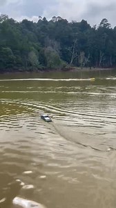 6.7K views · 156 reactions | Test rc boat setelah epoxy panjang 65cm motor brushed 550 #rcboat #motorbrushed550 | Hudri | Facebook