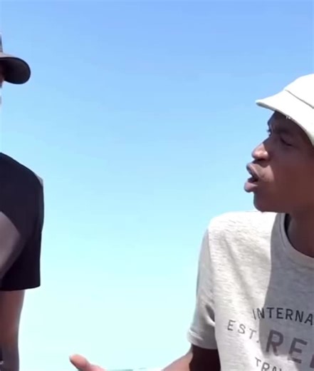 Couples exchanging phones (@mrkwenzenjani202)’s videos with original sound - Couples exchanging phones