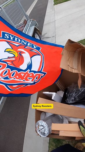 Poly Prospect on Instagram: "Curbside collecting & found something yuk lol #polyprophet #youtube #free #treasurehunt #hardrubbish #australia #curbside #sidehustle #dumpsterdiving #streetscrapping #scrapping #scavenger #reseller #resell #relaxing #asmr #value #melbournestorm"