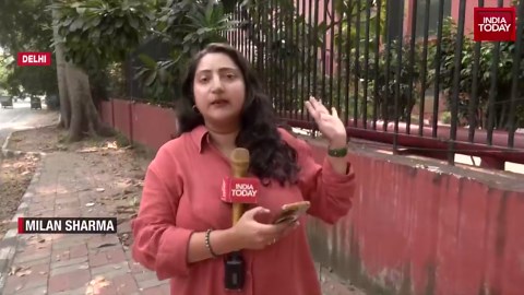 India Today Probe: Delhi's AQI Display Boards Fail Amid 'Very Poor' Air