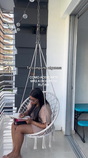 Siempre tendremos excusas para no tener tiempo con Dios o seguir aprendiendo de El, pero en nuestra rutina diaria podemos ser intencional en buscarlo 💕 Amé ver este reel de Edyah Ramos, y me inspire en ella. #momoftwo #momlife #rutina #cristianos #tiktokcristiano #momsoftiktok #mom