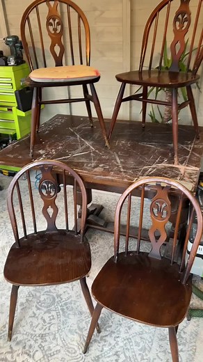 Upcycling Ercol Dining Chairs with Frenchic Paint