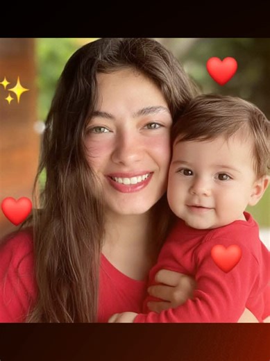 Anne Neslihan ve Azziz Bebek: Sıkı Hayranlara Selam!