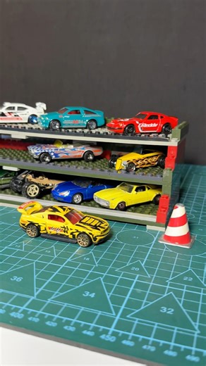 💎Custom LEGO Garage for Hot Wheels Cars🚗 #tech #toys #lego #shorts #hotwheels