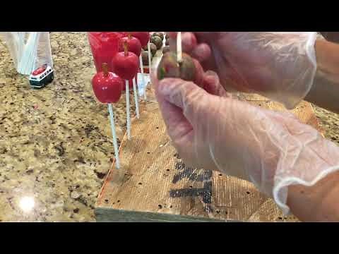 Shaping Cake Pops into Apples