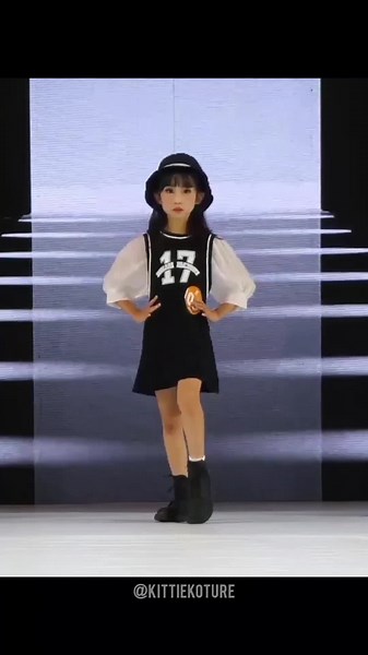 #model #kidmodel #topmodel #catwalk #fashion #viraal #fyp