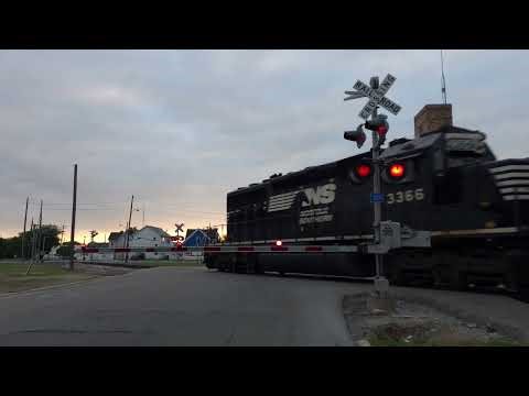 NS 3366 Leads LHF on Local West | Cherry St. Railroad Crossing #1, Findlay, OH